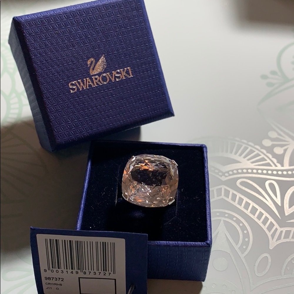 Merlín Crystal ring